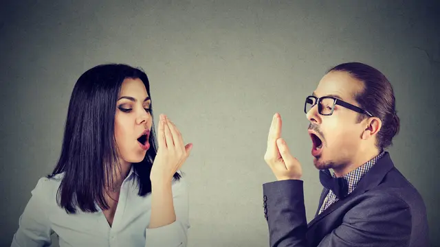 Begini Cara Mendeteksi Aroma Tubuh dan Napas yang Tidak Sedap