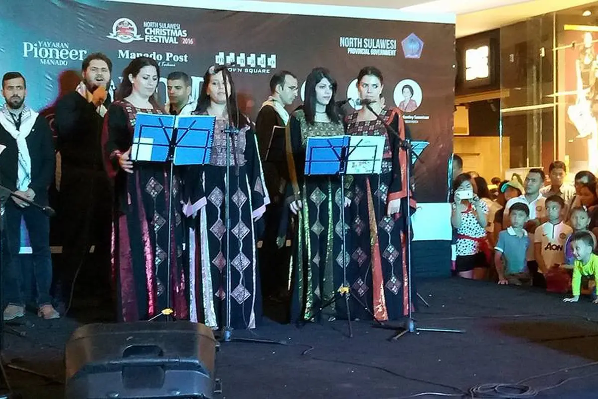 Nyanyian Natal Berbahasa Arab dari Palestina Mengalun di Manado