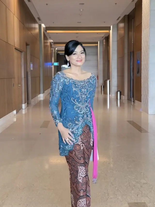 Titi Kamal di Wisuda Putranya yang Lulus SD. [@titi_kamall]