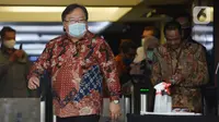 Menteri Riset dan Teknologi / Kepala Badan Riset Teknologi Inovasi Nasional (BRIN) Bambang Brodjonegoro usai melakukan pertemuan di gedung KPK, Jakarta, Selasa (16/6/2020). Pertemuan membahas mengenai hal terkait pendanaan penelitian riset teknologi inovasi. (merdeka.com/Dwi Narwoko)