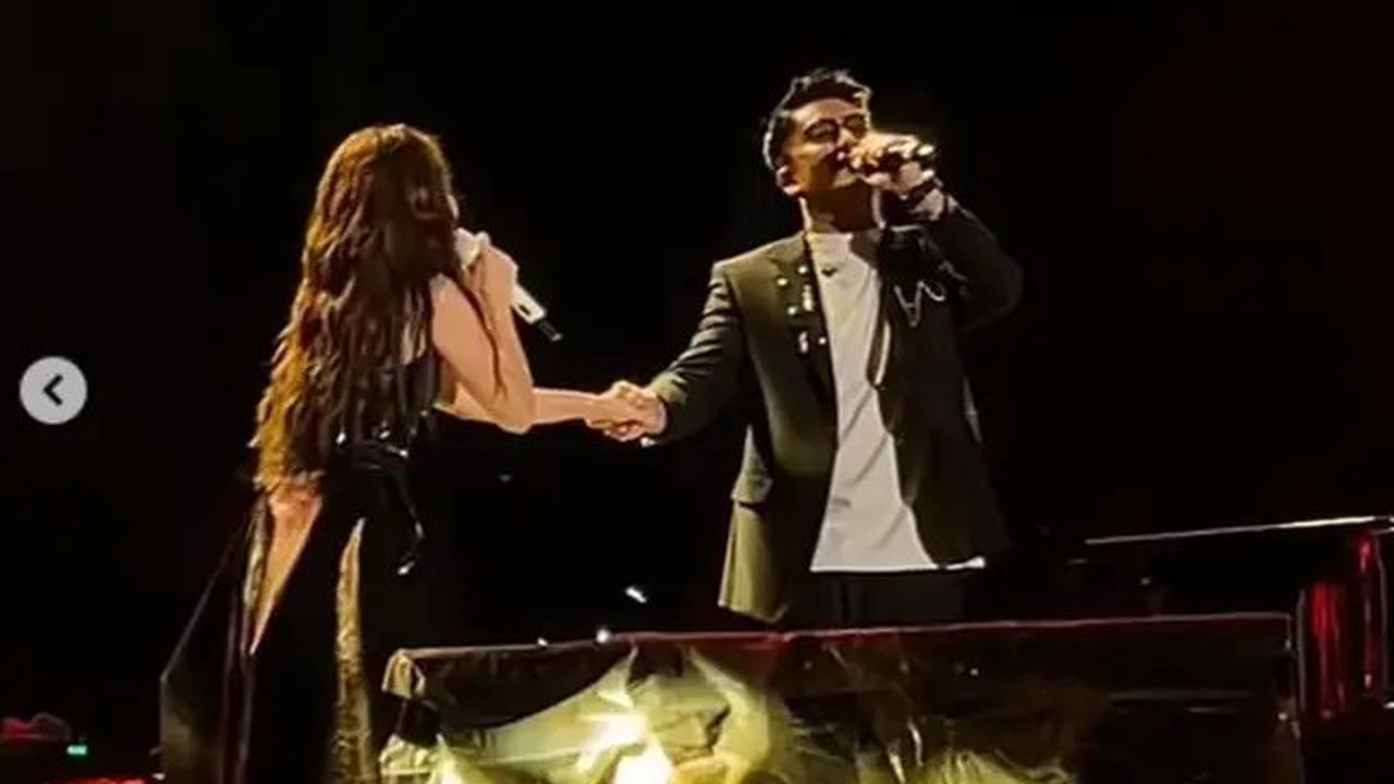 6 Potret Duet Ayu Ting Ting dan Boy William di Konser 'Dangdut Dangdutan' Depok