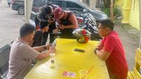 Polisi menangkap salah satu penggeroyokan di Jakarta Pusat. Di mana, memukul seorang ayah dan anak lantaran dituding mencuri ponsel. (Foto: Istimewa).