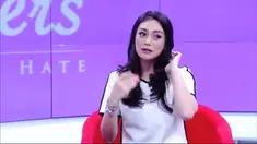 Celine Evangelista ternyata sempat enggan meladeni Stefan William. Celine sempat mengira jika Stevan masih ABG (Anak Baru Gede)