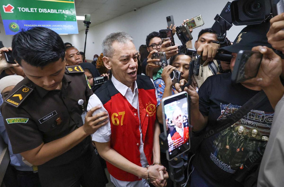 FOTO: Fariz RM Dituntut 6 Tahun Penjara atas Kasus Narkotika