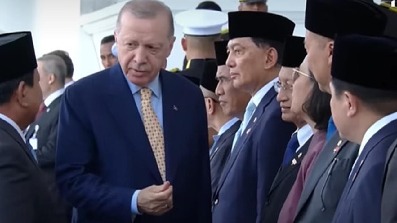 VIDEO: Prabowo Kejutkan Pasukan Paspampres Usai Antar Erdogan Kembali ke Turki