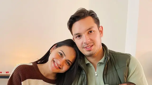 Bahagia Tinggal di Belgia, Ini 6 Potret Ghea D'Syawal Momong Buah Hati