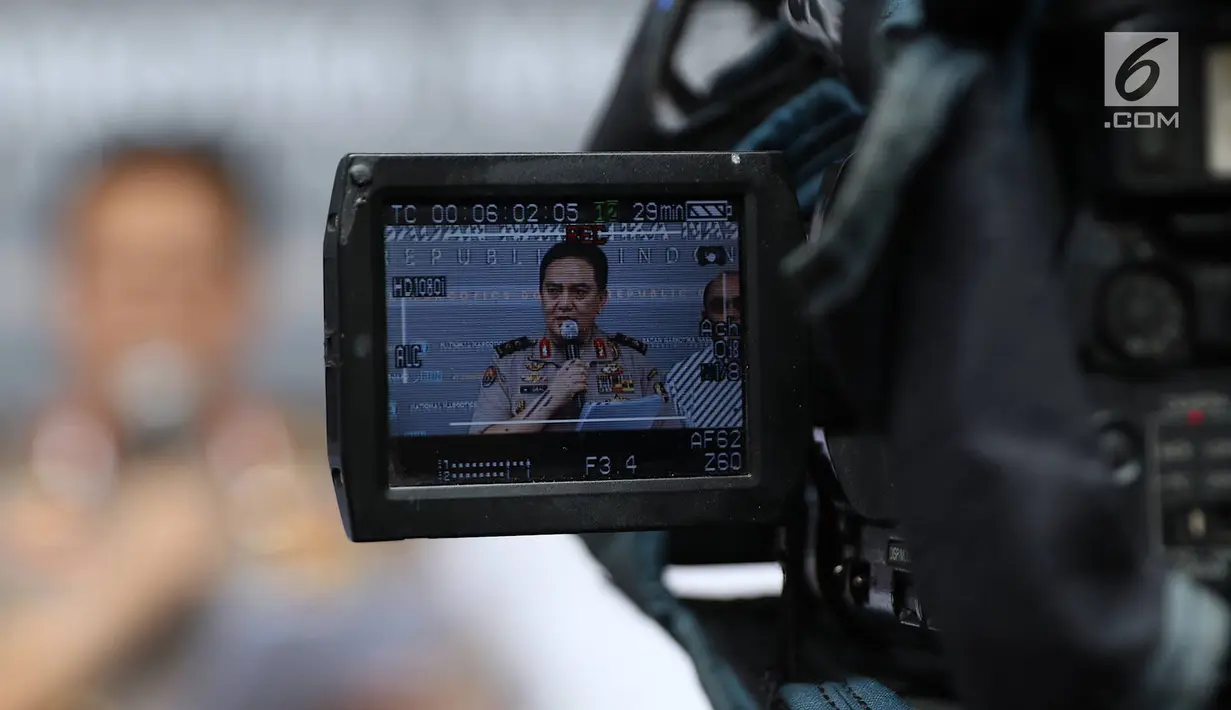 Kadiv Humas Mabes Polri Irjen M Iqbal dalam jumpa pers di Gedung BNN, Jakarta, Rabu (6/3). Mabes Polri menyatakan kasus dugaan penyalahgunaan narkotika yang menjerat politikus Andi Arief tidak dilanjutkan ke ranah hukum. (Liputan6.com/Immanuel Antonius)