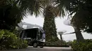 Sebuah kendaraan self-driving otonom saat demonstrasi di sebuah taman Singapura, Senin (12/10). Singapura telah meluncurkan angkutan umum pada hari Senin, berupa komuter dan bus driverless di sepanjang jalan utama kota. (REUTERS/Edgar Su)