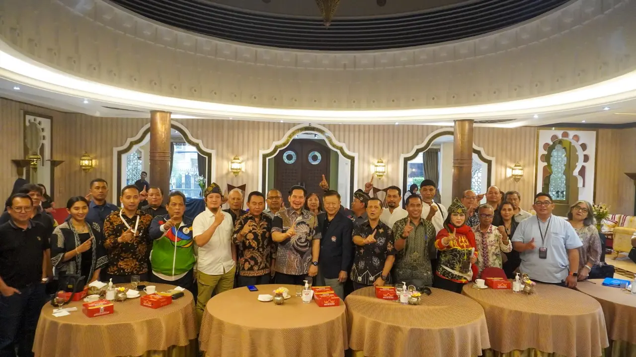 Adil Hakim (tengah) Saat Rapat Diskusi Bersama KORMI