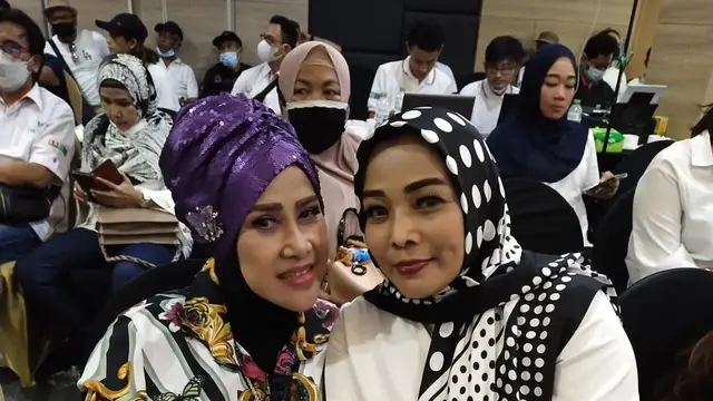 Elvy Sukaesih Bareng Penyanyi Dangdut Senior (Foto: Instagram/@elvy_sukaesih)