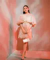 Kebahagiaan menyelimuti pasangan Jessica Mila dan Yakup Hasibuan. Tidak lama lagi, pasangan ini akan menjadi orangtua. Jessica hamil lima bulan buah cintanya dengan Yakup. [Instagram/jscmila]