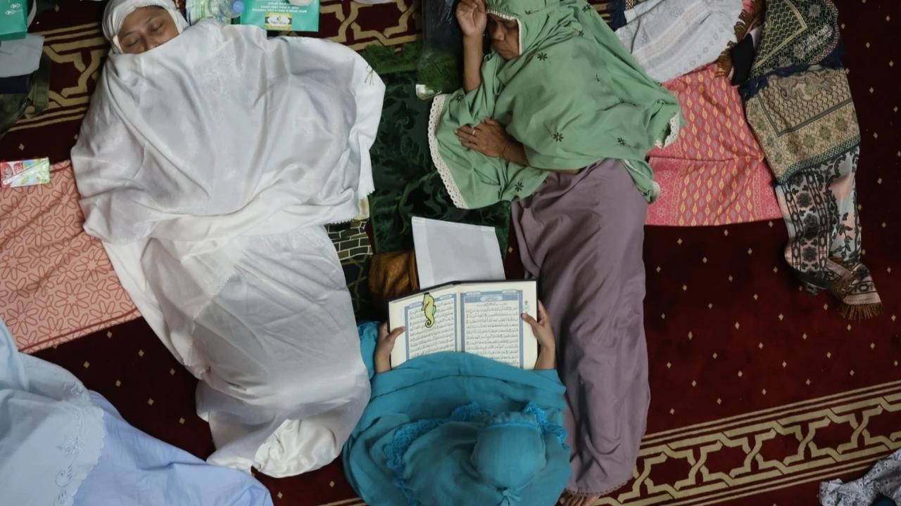FOTO: Ribuan Jemaah Jalani Itikaf Malam 21 Ramadan di Masjid Istiqlal