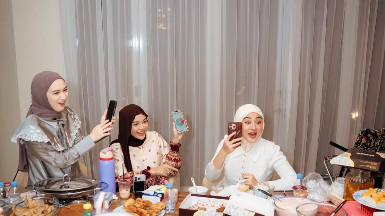 7 Potret Kebersamaan Geng Artis Mamayu Saat Bukber, Tunjukkan Keakraban dan Keseruan