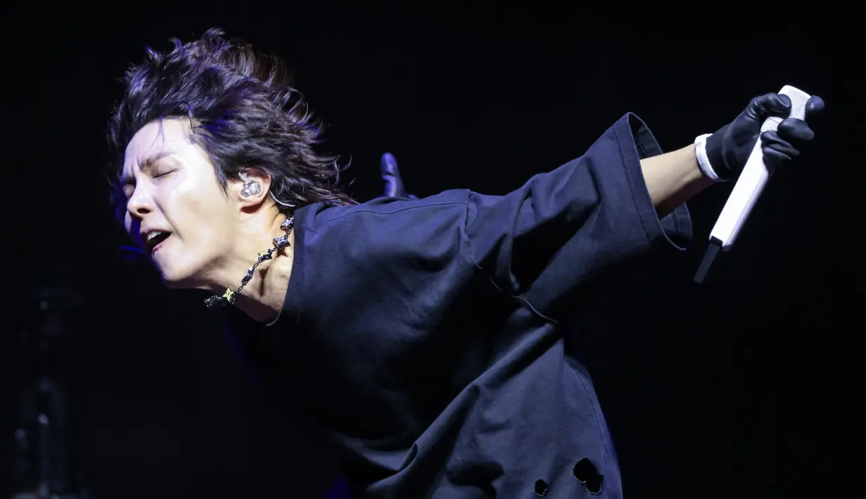 Penampilan J-Hope pada hari ke-4 Lollapalooza di Grant Park di Chicago, Illinois ( 31/7/2022). Jung Ho-seok atau kita kenal dengan uri sunshine j-hope BTS tampil di salah satu festival musik terbesar Amerika Serikat (AS), Lollapalooza 2022 pada Minggu (31/7/2022) malam. (Michael Hickey/Getty Images/AFP)