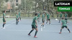 Berita video momen latihan Timnas Indonesia di lapangan tenis jelang keberangkatan skuat ke Thailand untuk laga ketiga Piala AFF 2018.