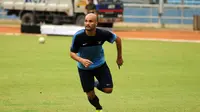 Sergio van Dijk saat mengikuti latihan bersama timnas senior di SUGBK (Helmi Fithriansyah/Liputan6.com)