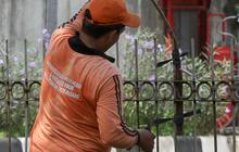 FOTO: Masa Tenang Pemilu 2024, Alat Kampanye yang Bikin Kumuh Mulai Dicopoti