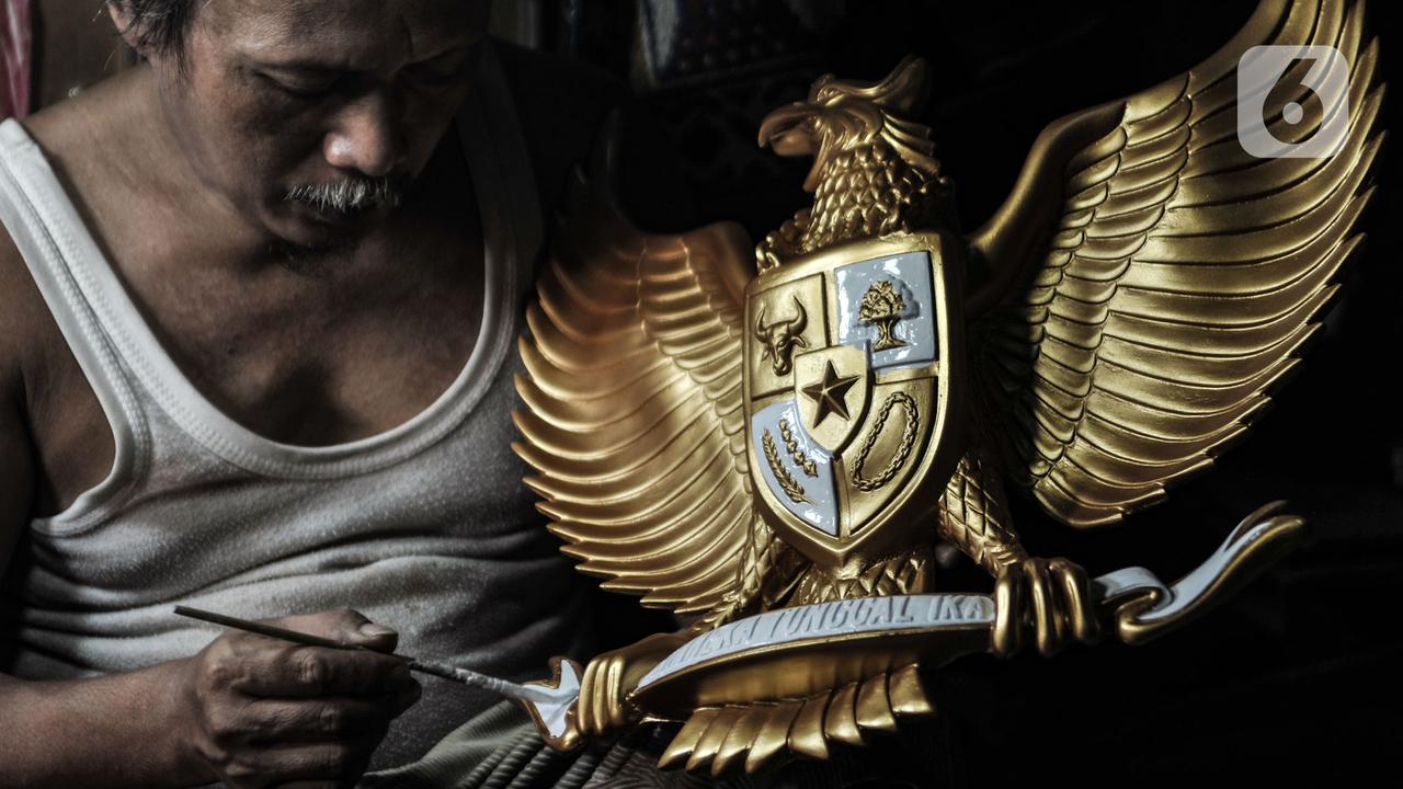 Geliat Perajin Patung Garuda Pancasila Bertahan di Tengah Pandemi