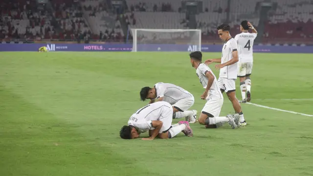 Timnas Indonesia U-23 merayakan golnya ke gawang Filipina U-23 Piala AFF U-23 2025 di Stadion Utama Gelora Bung Karno, Senayan, Jakarta, Jumat (18/07/2025) malam WIB. (Liputan.com/M. Iqbal Ichsan)