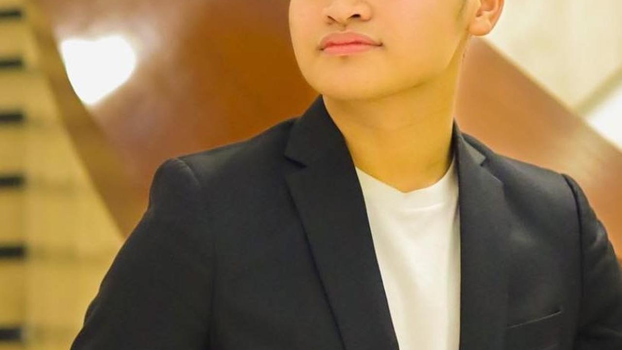 Bangga! 10 Potret Terbaru Gavin Daffa Putra Sulung Arie Untung dan Fenita Kini Sudah jadi Mahasiswa, Kuliah di ITB
