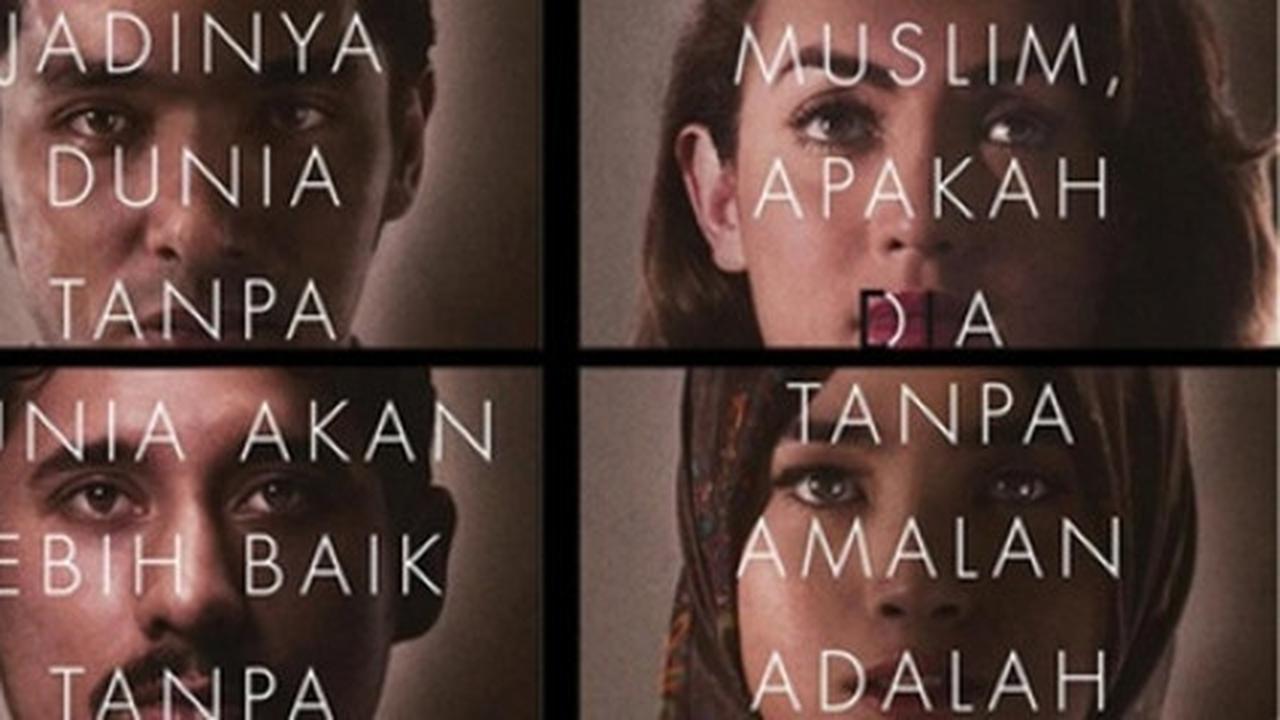 Kontroversi, poster 'BULAN TERBELAH DI LANGIT AMERIKA' direvisi