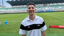 Gelandang PSS Sleman, Kim Kurniawan, saat ditemui di Stadion Maguwoharjo, Sleman, Jumat (2/5/2025) sore. Selain bermain, Kim kini menjadi mahasiswa jenjang Diploma-1 sport manajemen di ESM-Academy, Nuremberg, Jerman. (Bola.com/Ana Dewi)
