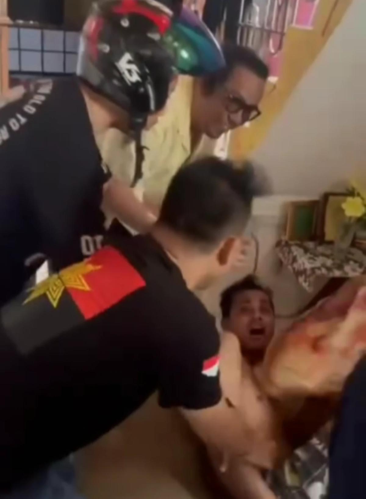 Polisi di Palembang Bangunkan Buronan Penganiayaan Pakai Lagu Ultah, Pelaku Langsung Teriak Histeris