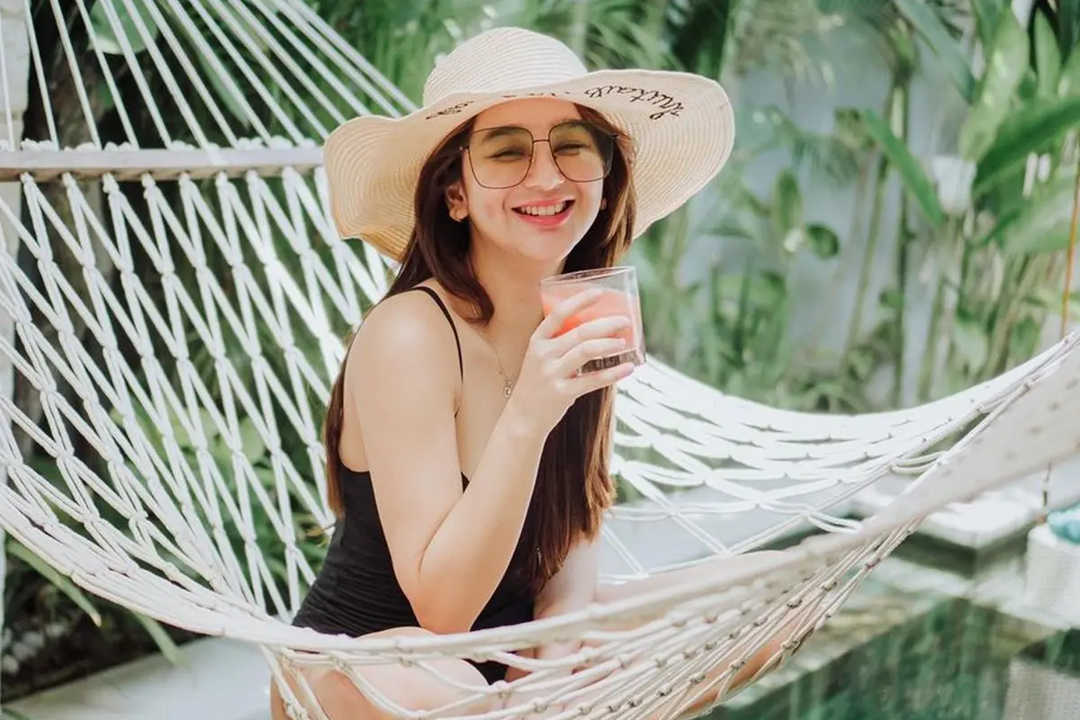 FOTO: Gaya Selebgram Hana Hanifah yang Diduga Promosikan Judi Online