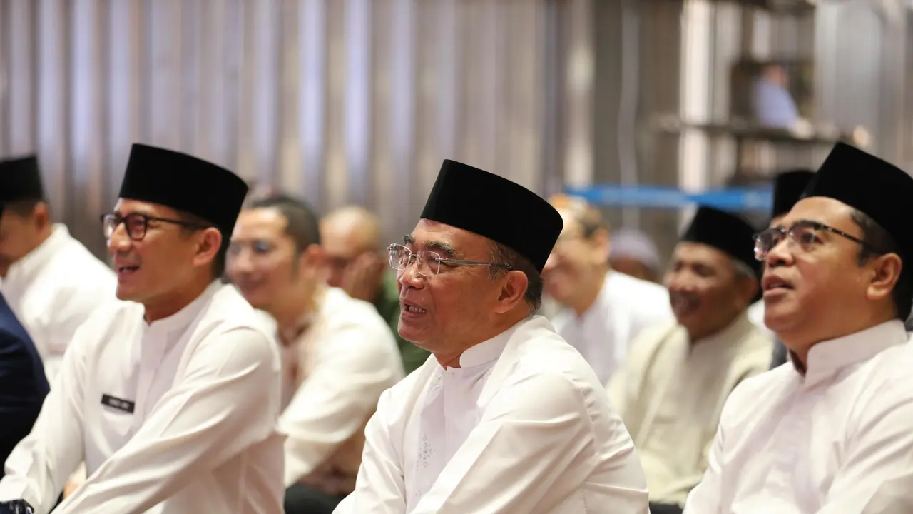 Menteri Koordinator Bidang Pembangunan Manusia dan Kebudayaan RI (Menko PMK) memberikan arahan dan syiar pada acara Tablig Akbar Gebyar Syiar Maulid Nabi Muhammad SAW, di Masjid Istiqlal Jakarta. . (Istmewa)