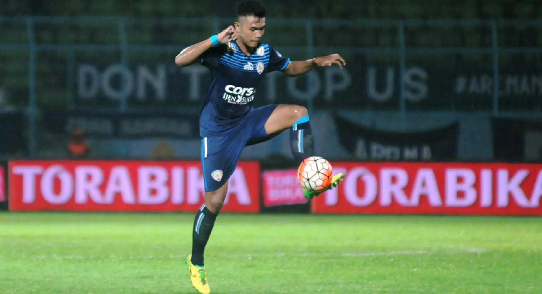 M. Junda Irawan, pemain belakang masa depan Arema FC. (Bola.com/Iwan Setiawan)