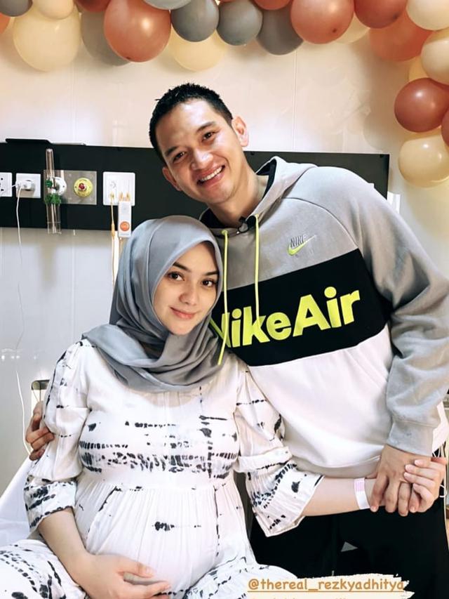 Citra Kirana dan Rezky Aditya jelang persalinan caesar (Instagram Stories)
