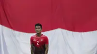 Bek Indonesia, I Putu Gede, saat melawan Uni Emirat Arab (UEA) pada laga Asian Games di Stadion Wibawa Mukti, Jawa Barat, Jumat (24/8/2018). Indonesia kalah adu penalti dari UEA. (Bola.com/Vitalis Yogi Trisna)