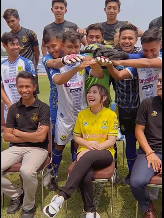 Prilly Latuconsina (Instagram/prillylatuconsina96)