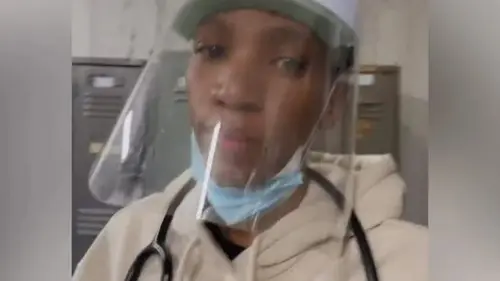 Bikin Geger, Pria Ini Menyamar Jadi Dokter di Rumah Sakit Berakhir Ditangkap  - Hot Liputan6.com