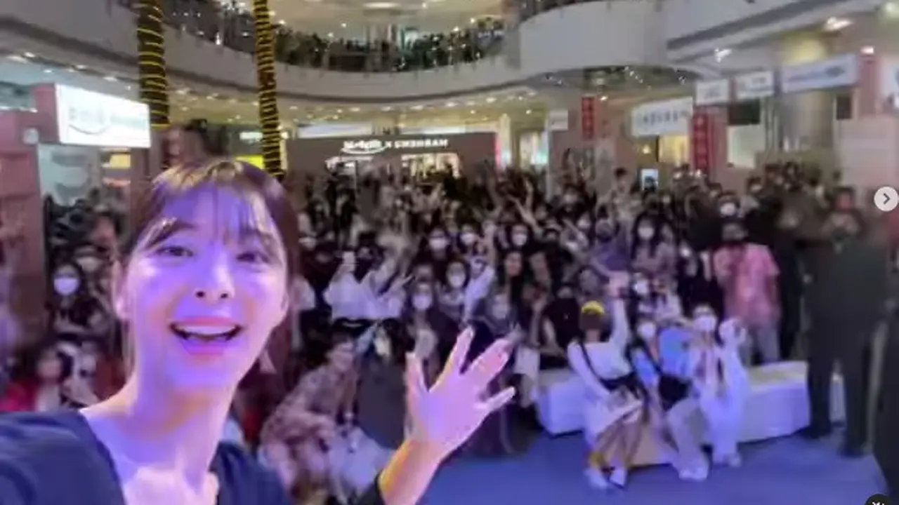 Aktris Seol In Ah saat bertemu dengan penggamrnya di Jakarta. (Foto: Instagram/_seorina)