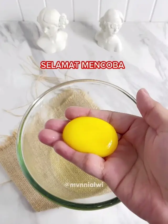 Hanya Pakai 1 Bahan Dapur, Ini Cara Pisahkan Putih dan Kuning Telur