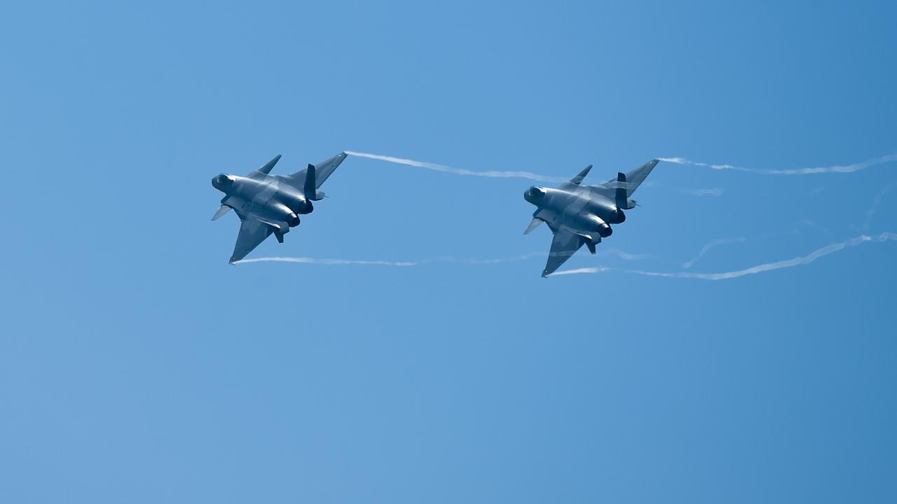 Atraksi Jet Tempur China