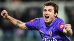 Fiorentina's forward Adrian Mutu celebrates after scoring a goal against PSV Eindhoven during UEFA Cup quarter-final first-leg football match at Florence's Artemio Franchi Stadium on April 03, 2008. AFP PHOTO / ALBERTO PIZZOLI 