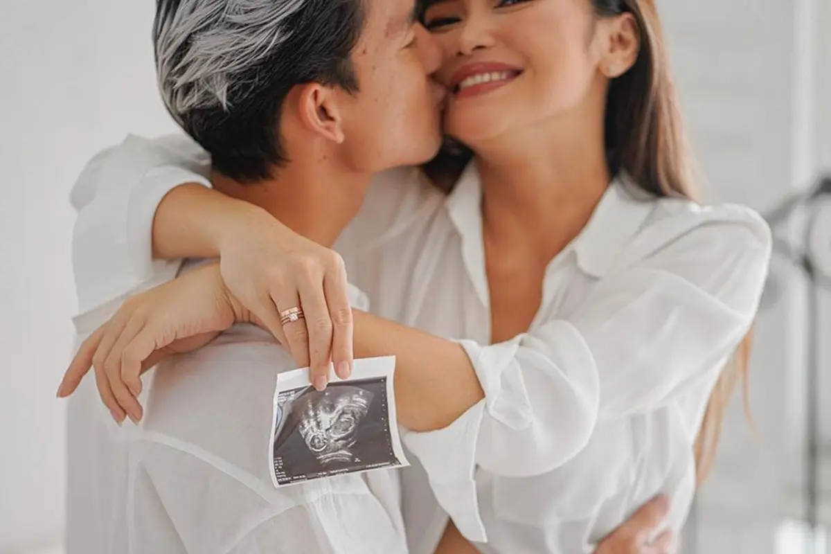 Sudah Hamil 4 Bulan, Ini 7 Potret Baby Bump Elisa Novia Istri Kim Kurniawan