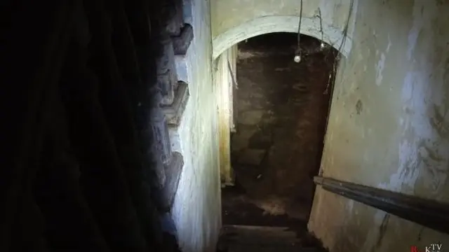 Rumah artis 80-an terbengkalai