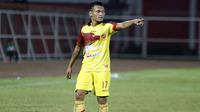 Ferdinand Sinaga digaet Persewangi di Sunrise of Java Cup 2015 (Bola.com/Robby Firly)