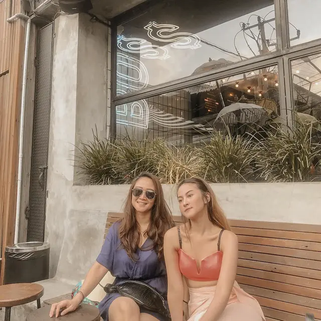 Potret Kebersamaan Gabriella Larasati dan Ibunda. (Sumber; Instagram/gabriellalarasati dan Instagram/clementiaestii)
