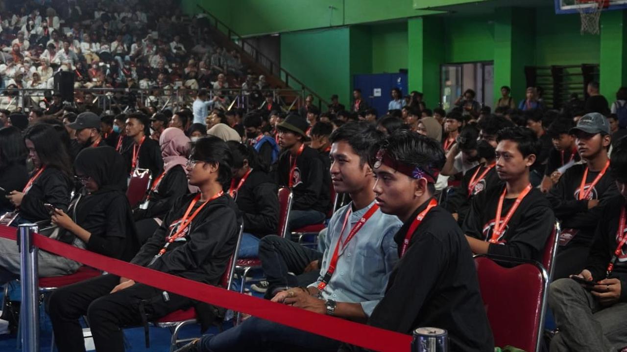 Ribuan aktivis mahasiswa dari berbagai kampus dan organisasi di seluruh Indonesia menghadiri Kongres Kaum Moeda Indonesia yang dilaksanakan oleh Formasi Indonesia Moeda (FIM) di Gedung Olah Raga Bulungan, Jakarta Selatan, Selasa (30/1/2024).