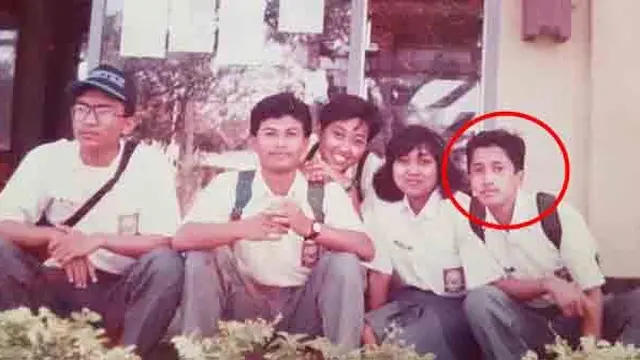 Potret jadul Irfan Hakim bersama geng semasa SMA (Sumber: Instagram/@irfanhakim75)