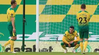 Norwich City saat terdegrasi dari ajang Liga Inggris 2019/2020. (LINDSEY PARNABY / POOL / AFP)