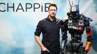 Liputan6.com diundang ke Singapura untuk mewawancarai SUTRADARA Neill Blomkamp tentang film barunya, Chappie.