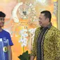Pembalap yamaha Racing Indonesia Aldi Satya Mahendra bersama ketua IMI Pusat Bambang Soesatyo bertemu usai meraih prestasi fenomenal karena juara di WorldSSP 300 Republik Ceko (dok: Yamaha)