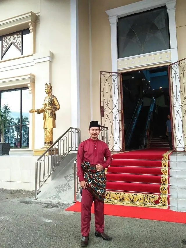 7 Gaya Hari Putra LIDA 2020 Saat Pakai Busana Adat Ini Keren