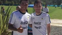 Abel Arganaraz saat berfoto bersama Lionel Messi