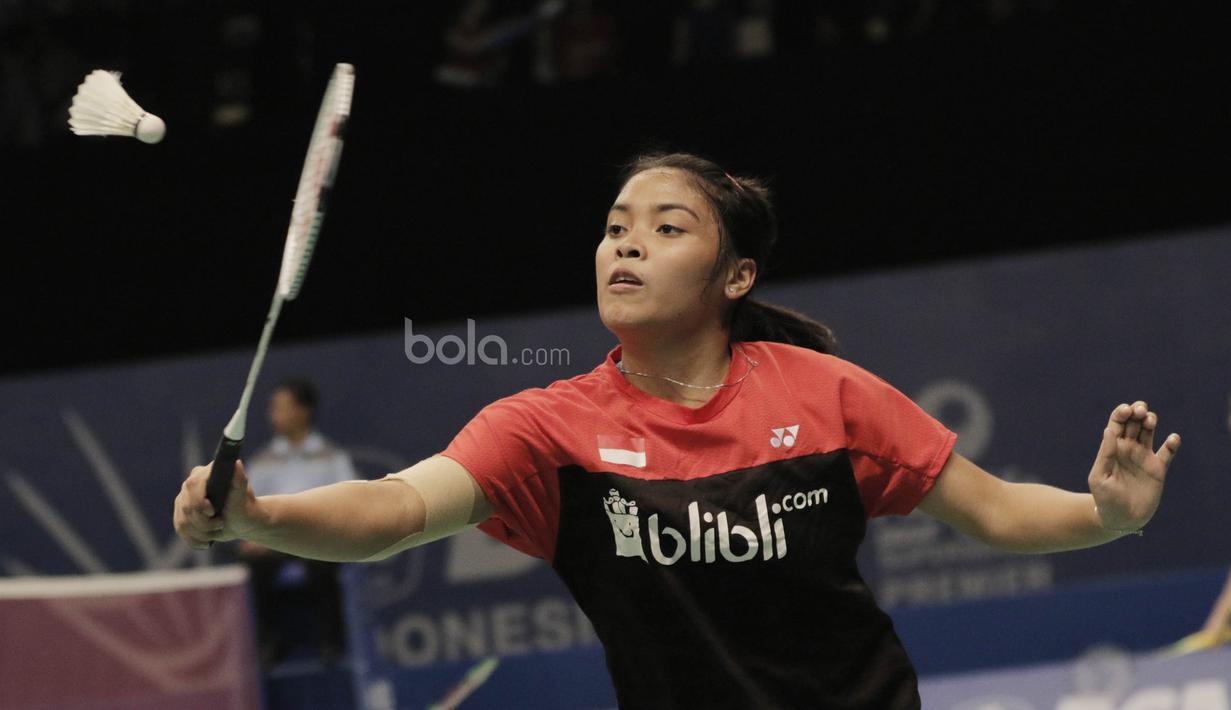 Tunggal putri Indonesia, Gregoria Mariska Tunjung, kalah dari Tunggal putri China Taipei, Tai Tzu Ying pada laga Indonesia Open 2017 di JCC, Kamis, (15/6/2017). Gregoria kalah 13-21 dan 16-21. (Bola.com/M Iqbal Ichsan)
